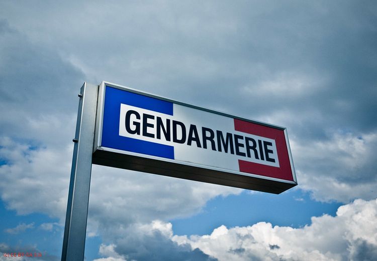 Paneau de gendarmerie Française