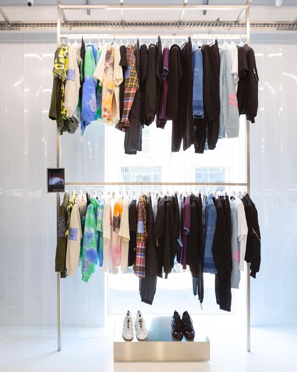 Portant de vêtements de luxe Antonioli