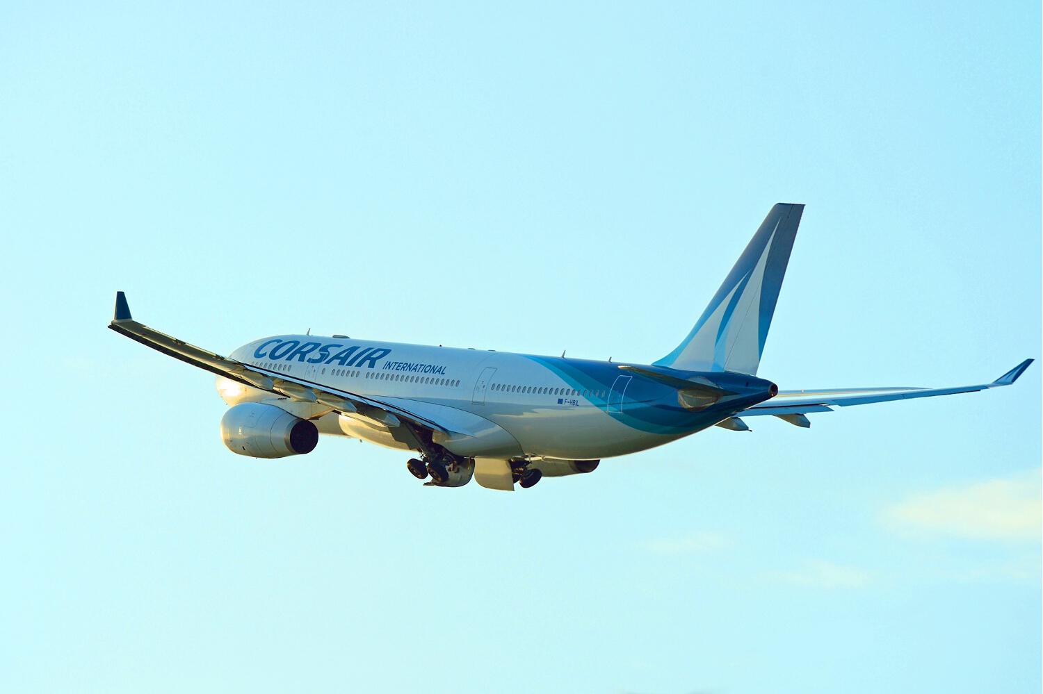 Avion Corsair en plein vol