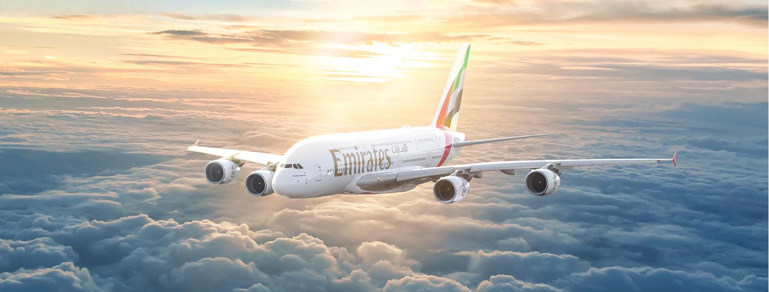 Avion Emirates en vol