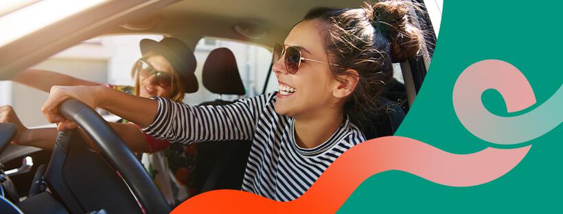 bannière photo Carigami montrant une femme au volant d&apos;une voiture