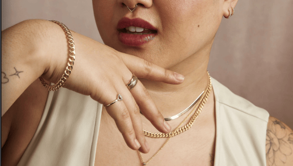 Banter woman with tattoos