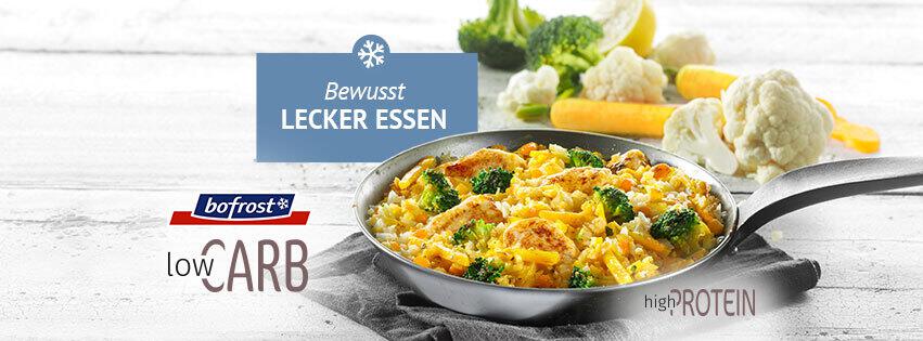 Pfanne mit bofrost low carb Gericht und Aufschriften "bewusst lecker essen" sowie "high protein"