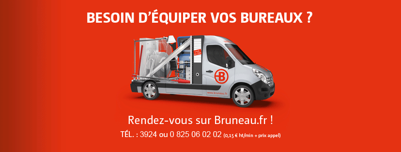 un camion bruneau rempli d’équipement de bureau