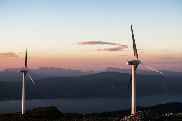 Champ d&apos;éoliennes pour énergie verte