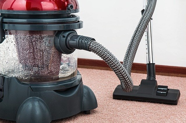 Aspirateur et nettoyeur de sol