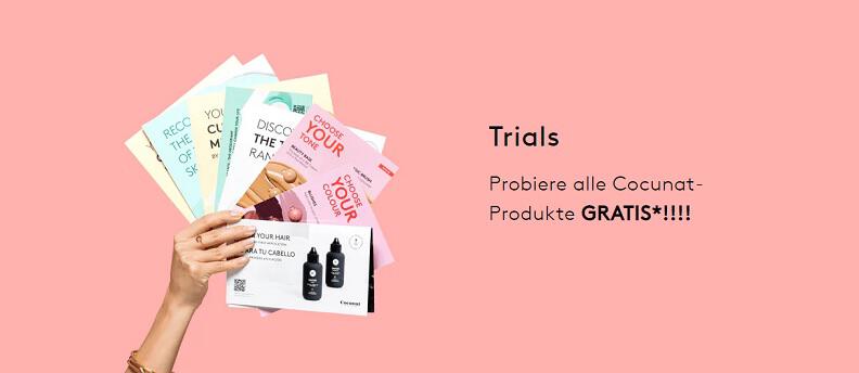 eine Hand hält Cocunat Gratis-Proben wie einen Fächer in der Hand