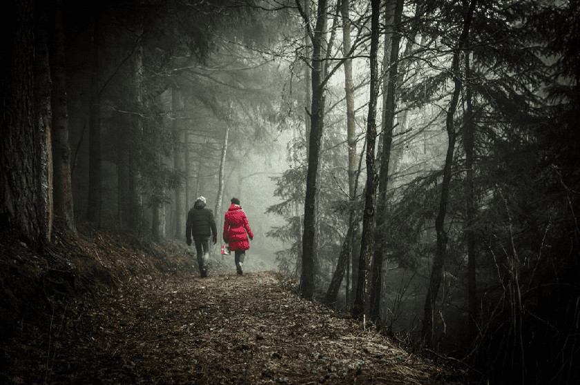 couple-scenic-walk-valentines-day_optimized_200.png