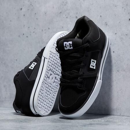 DC shoes men's skate shoes