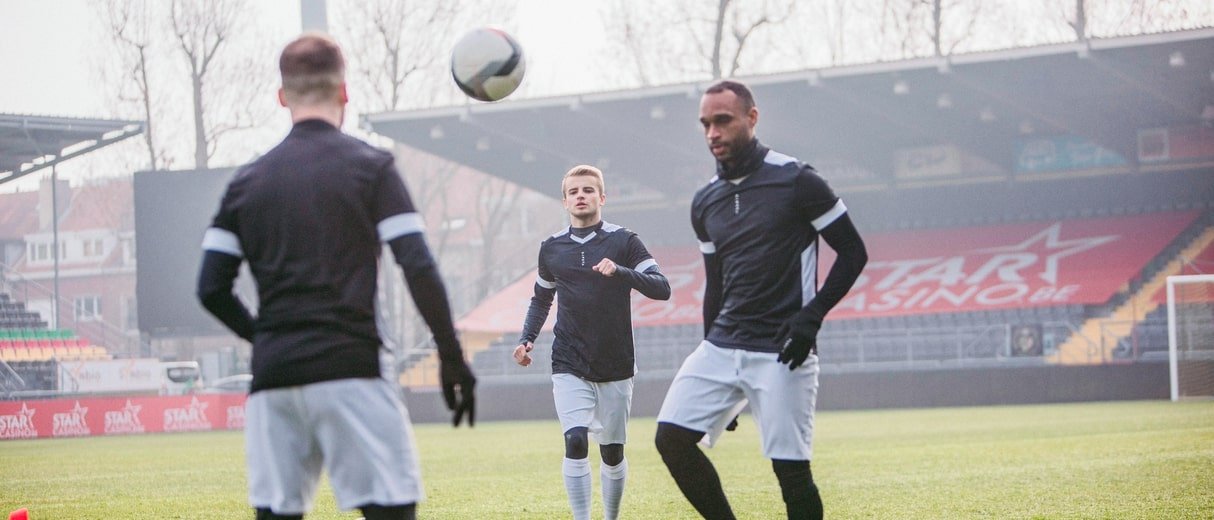 Finde alles für dein Fussball Hobby bei Decathlon im Online-Shop