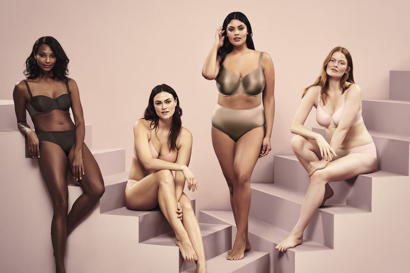 Couverture Facebook avec mannequins lingerie Fitancy