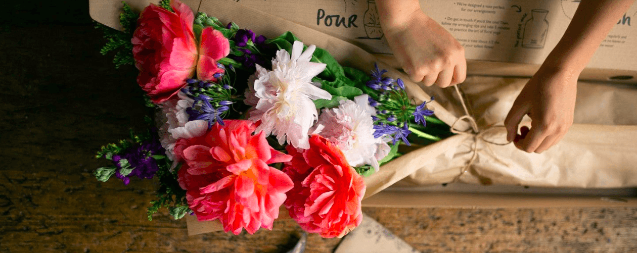Freddie&apos;s Flowers Box mit Pfingstrosen