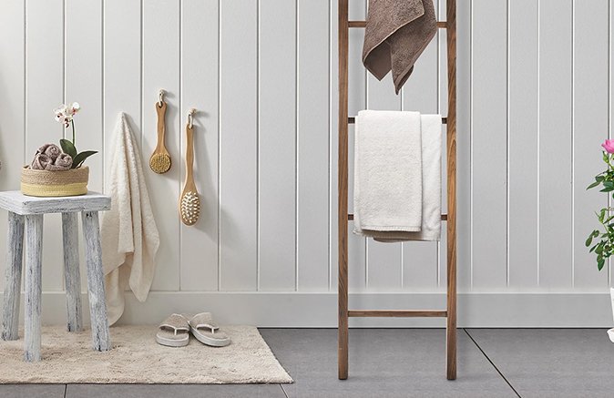Yu Shan Decorative Ladder with Solid Walnut