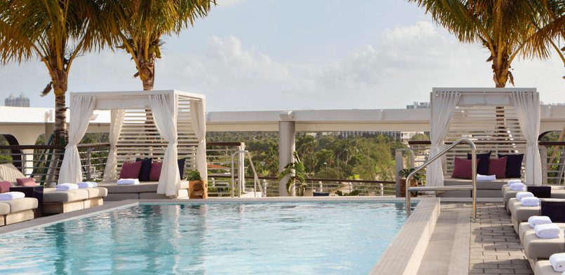 Pool des Kimpton Hotels der IHG Hotels & Resorts Gruppe im Miami