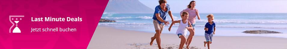 Banner für Last Minute Deals von Lastminute.de mit vierköpfiger Familie am Strand
