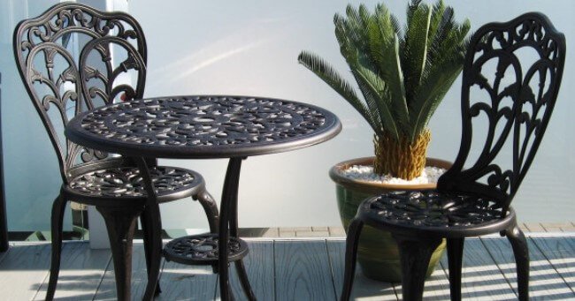 Lazy Susan savings banner - Metal bistro set