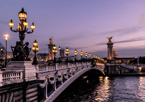 paris-bridge-at-twilight.png