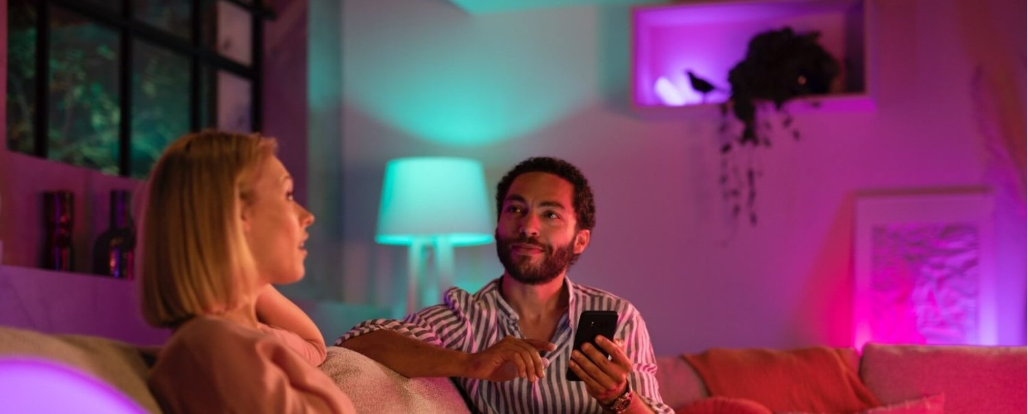 Philips Hue - Couple enjoying mood lighting