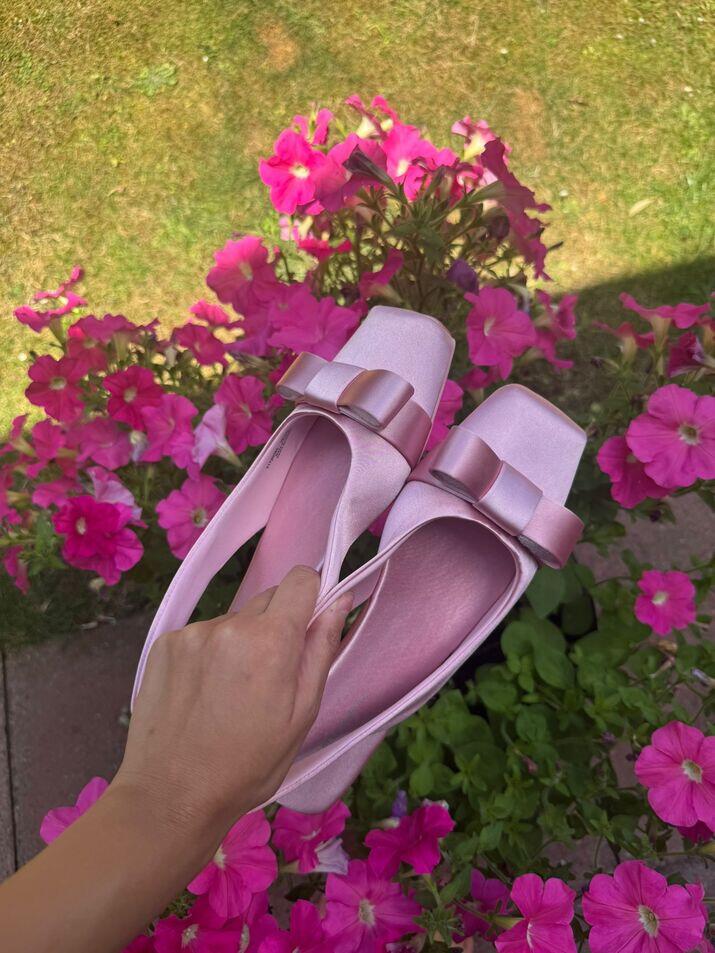 Pink mesh ballet flats