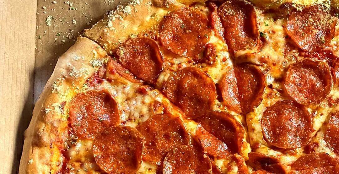 Pizza Hut pepperoni pizza