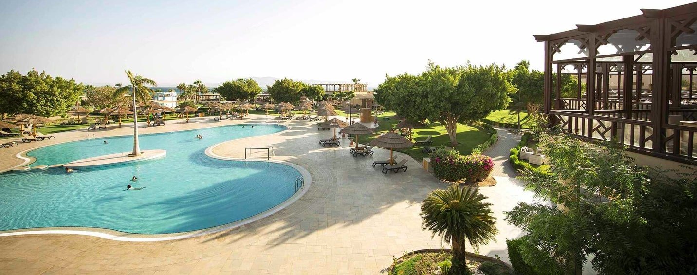 Pool Landschaft des Robinson Soma Bay Hotels in Ägypten