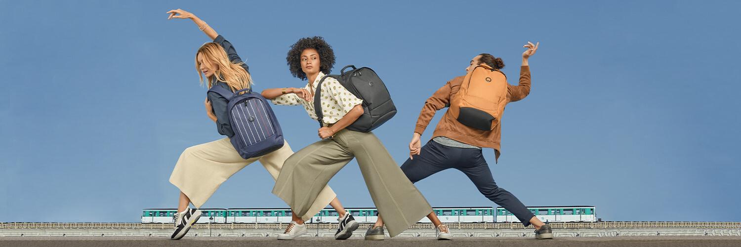 Trois personnes portant le sac à dos Securban Delsey