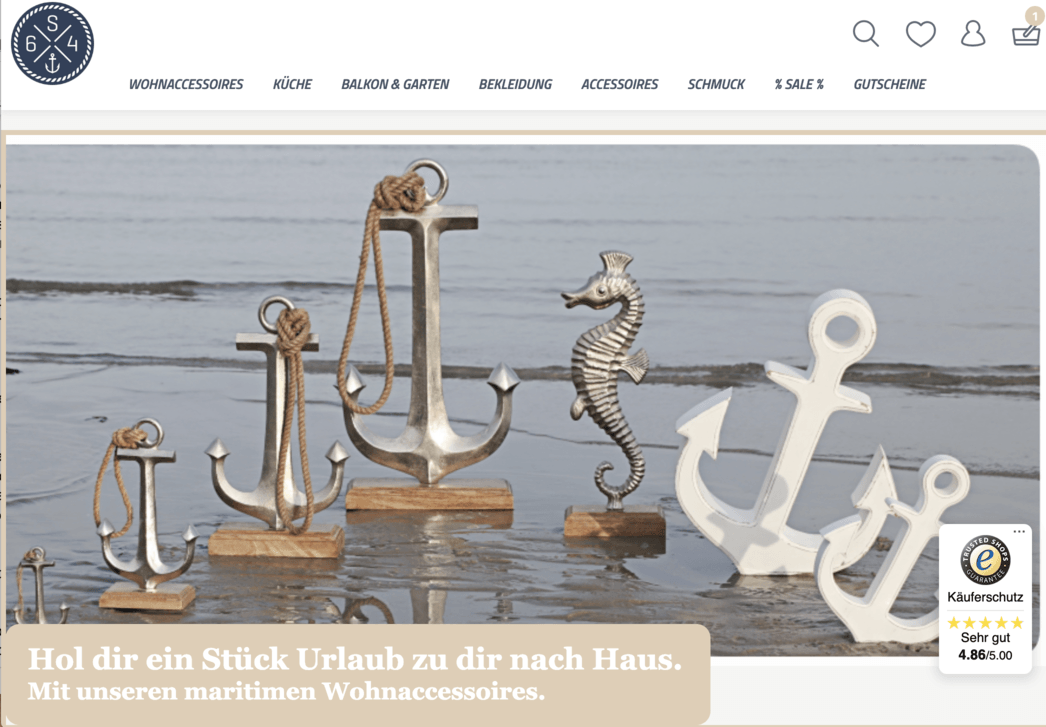 Banner für die Seaside64 Gutscheinseite: Screenshot des Online Shops mit Slogan "Hol dir ein Stück Urlaub zu dir nach Hause" und Foto maritimer Wohnaccessoires