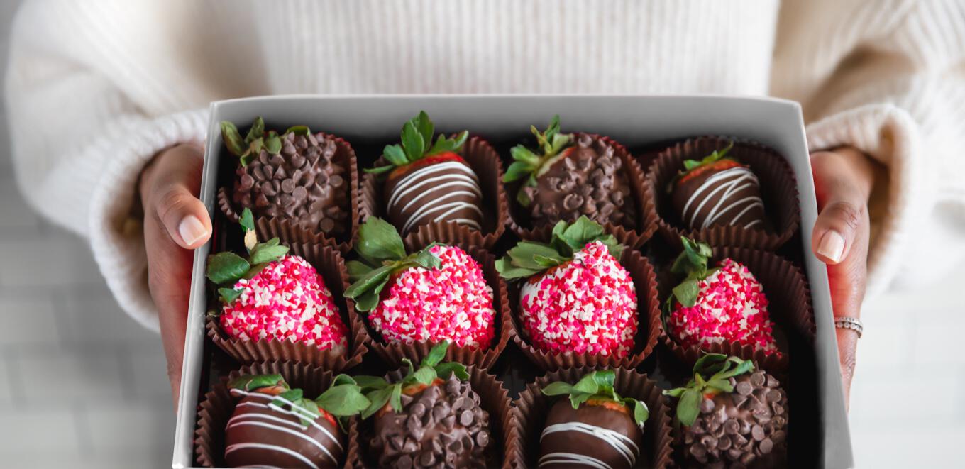 Shari&apos;s Berries box of dipped strawberries