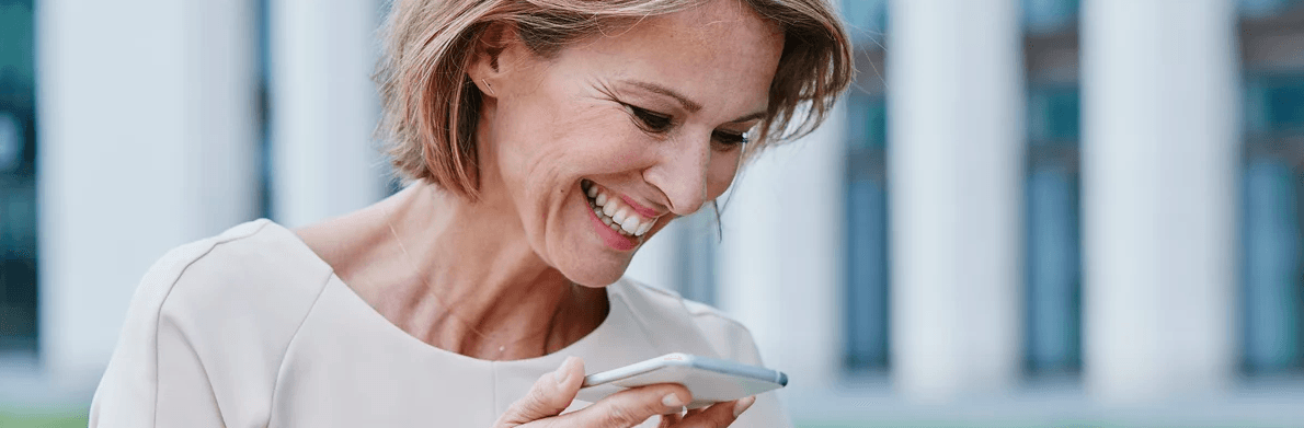 Finde einen passenden Smartphone Tarif bei simplytel zum kleinen Preis im Angebot