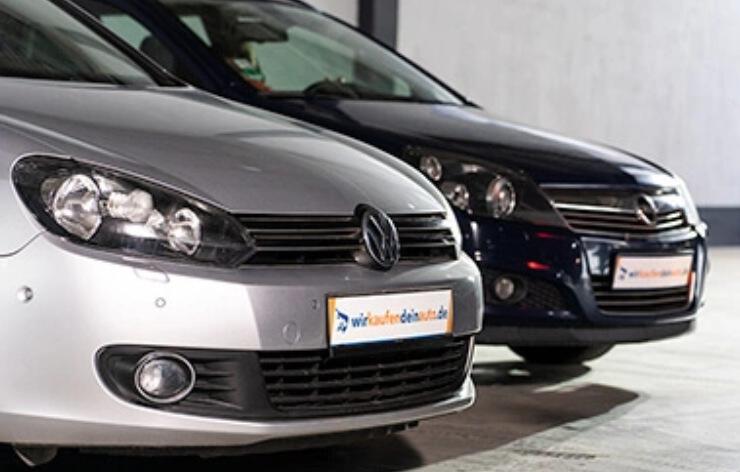 Gebrauchtwagen in der Garage bei wirkaufendeinauto